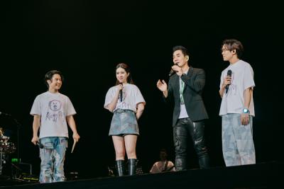 告五人《第一次新世界巡回演唱會【宇宙的有趣】》來到西安 安可時任賢齊現身舞臺